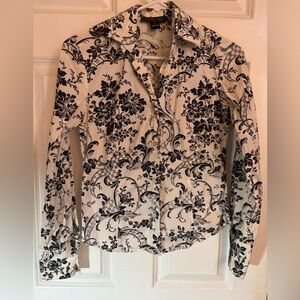 Harold’s Woman’s top size 0 cotton white black floral damask button up blouse